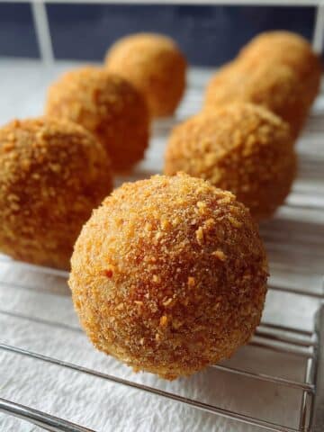 Spicy Cheesy Potato Balls Recipe