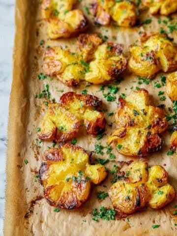 Crispy Garlic Butter Smashed Potatoes Recipe