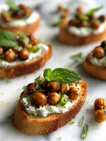 Tandoori Chickpeas Crostini Recipe