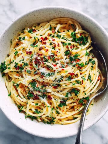 Spaghetti with Garlic and Olive Oil Recipe