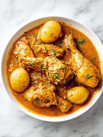 Easy Indian Chicken and Potato Curry | Chicken Aloo Salan Recipe