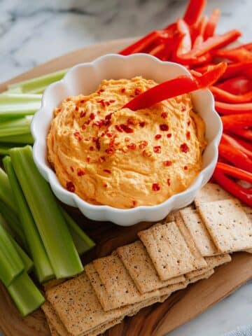 Creamy Spicy Pimento Cheese Dip Recipe