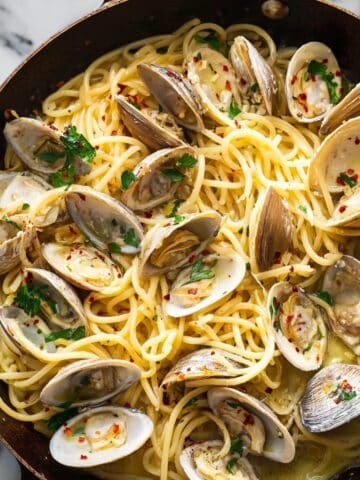 Linguine alle Vongole (Clam Sauce Pasta) Recipe