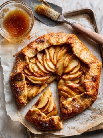 Apple Galette with Spiced Apple Filling and Apricot Glaze Recipe