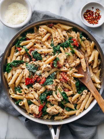 Chicken and Spinach Skillet Pasta Recipe
