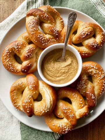 Easy 30 Minute Homemade Soft Pretzels Recipe