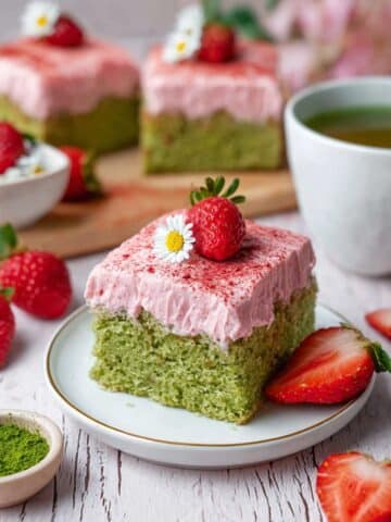 Strawberry Matcha Latte Cake Recipe