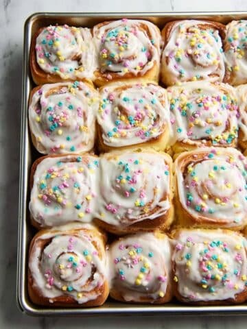 Funfetti Cinnamon Rolls Recipe
