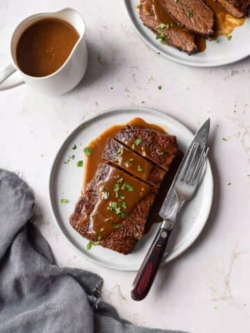 Vegan Seitan Steaks with Red Wine and Black Beans Recipe