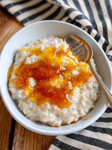 Peanut Butter Oatmeal with Fruit Jam Drizzle Recipe