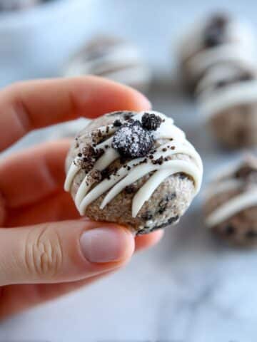 Cookies and Cream Oreo Protein Balls Recipe