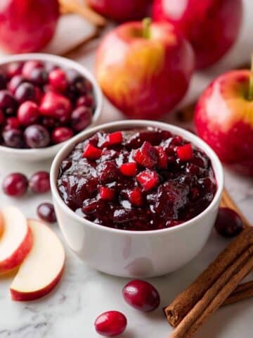 Easy Cinnamon Apple Cranberry Sauce Recipe